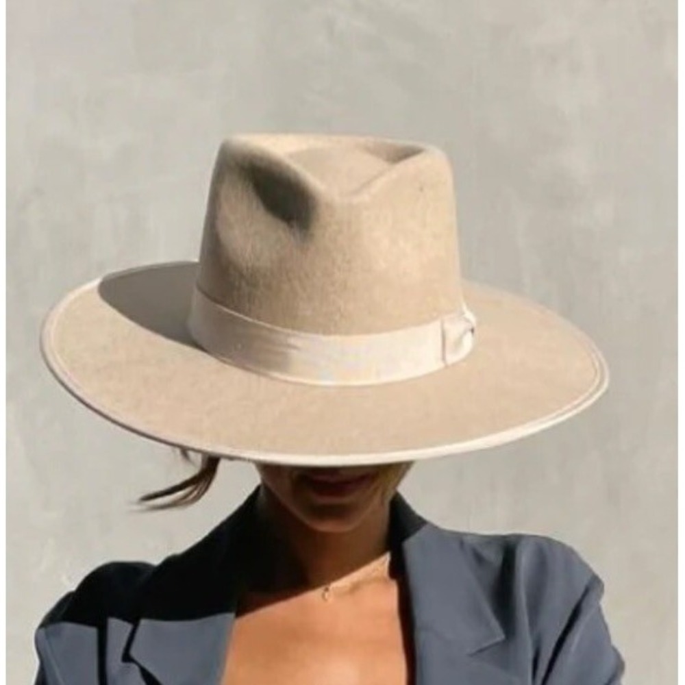 Olive‎ & Piqué Wide Brim Fedora Hat Beige 100% Wool Blend with Ribbon Accent